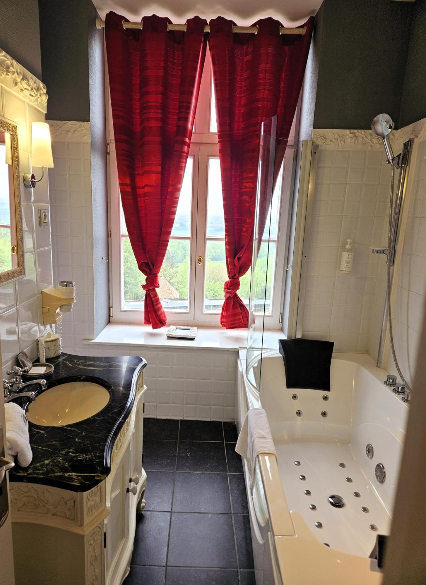 Double Room Spa Bath